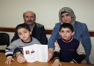 Anneyle baba evlendi çocuklar şahit oldu